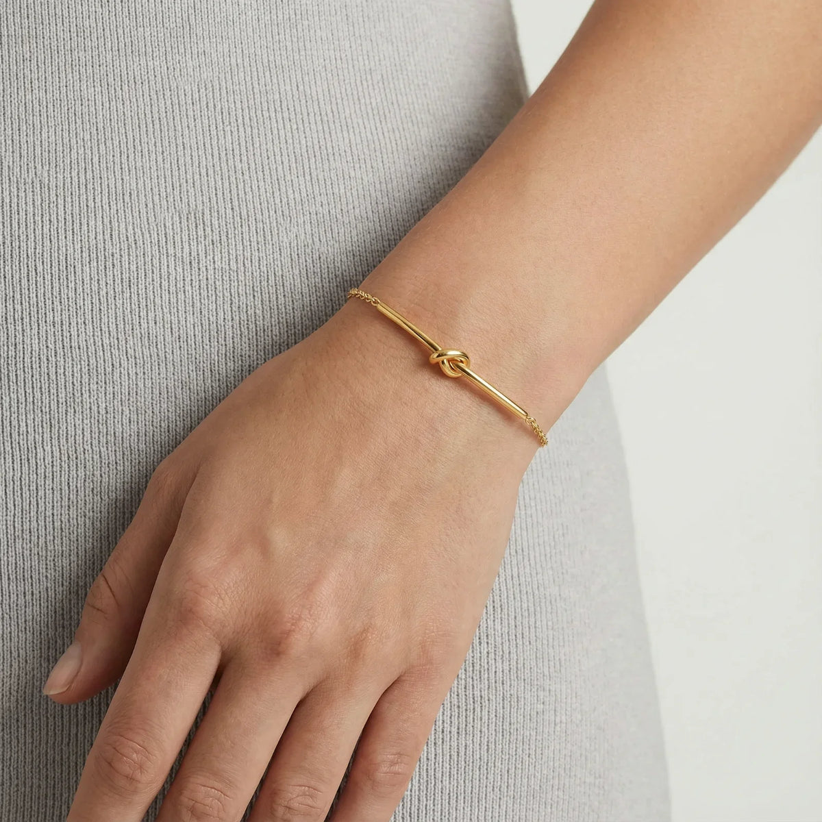 ETERNAL LINK KNOT BRACELET