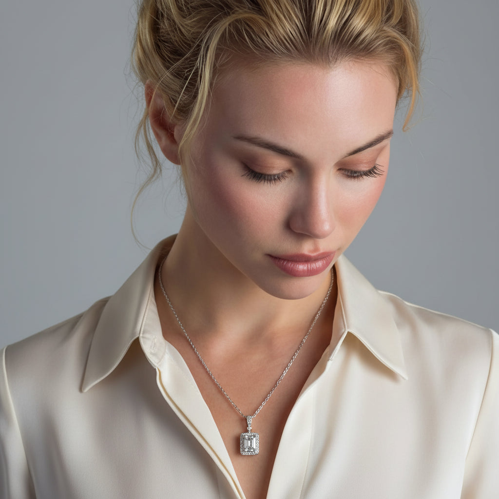 LUXE SHAPED PENDANT